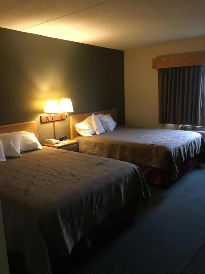 Moose Lake Lodge & Suites Eksteriør billede