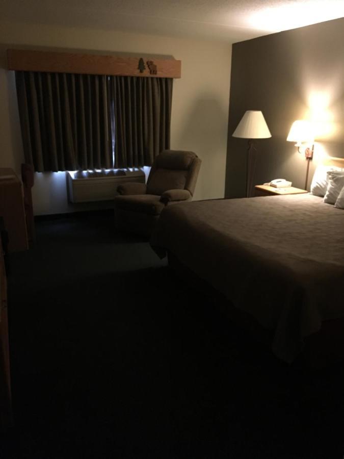 Moose Lake Lodge & Suites Eksteriør billede