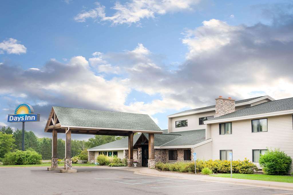 Moose Lake Lodge & Suites Eksteriør billede