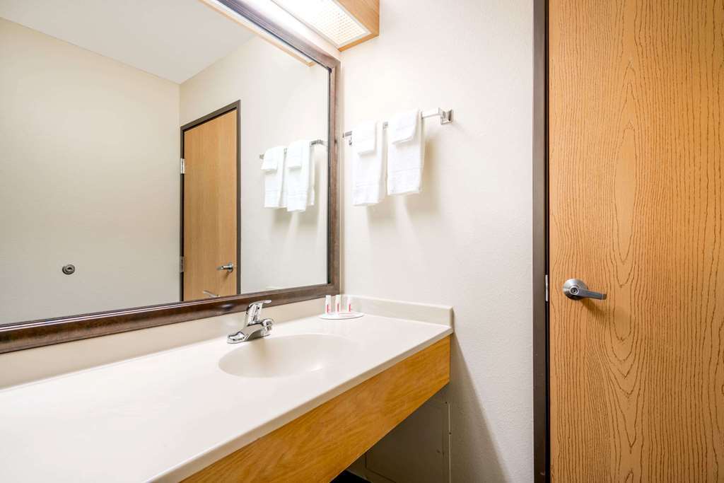 Moose Lake Lodge & Suites Værelse billede